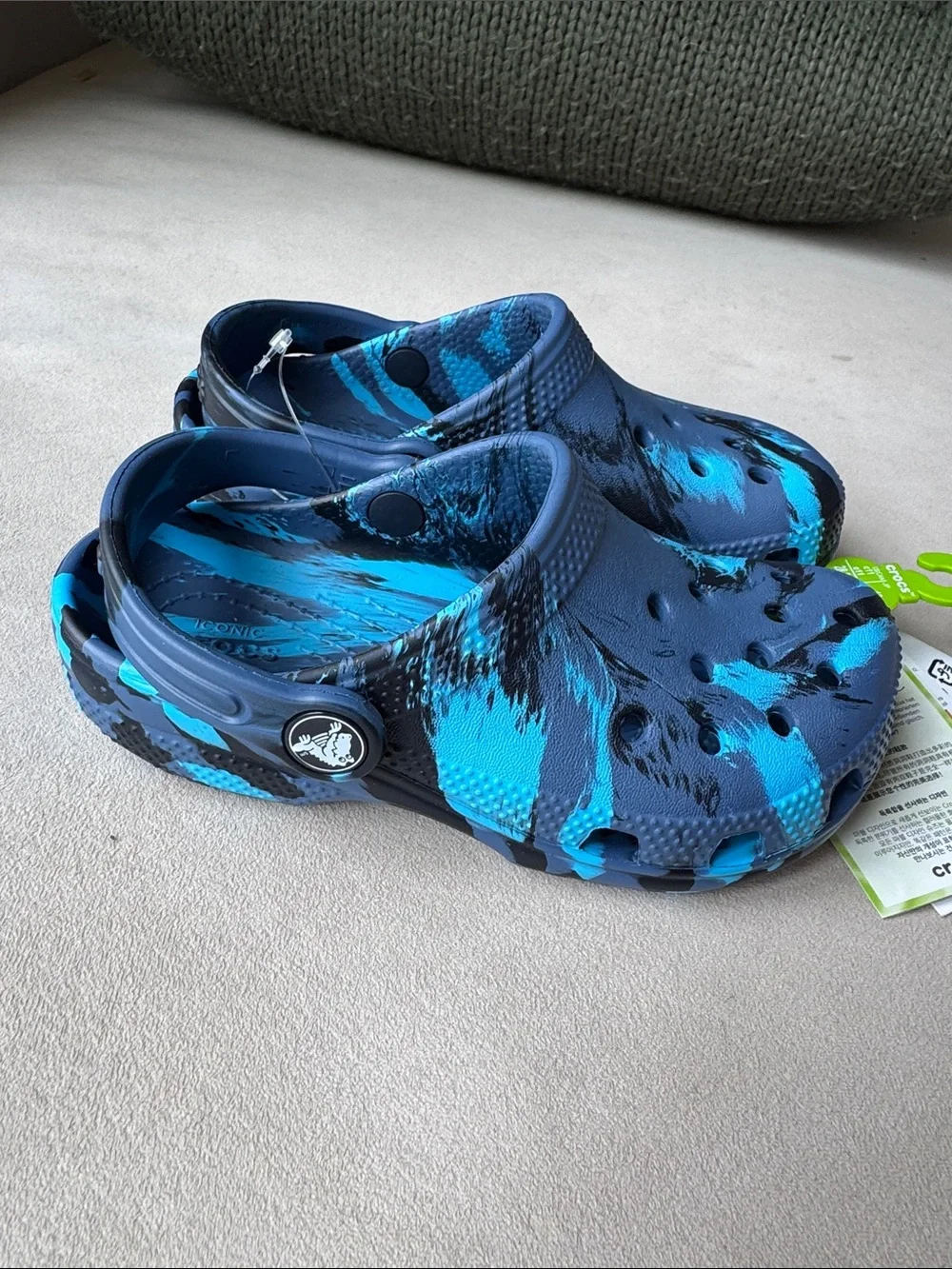 CROCS nwt size